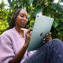 Laden Sie das Bild in den Galerie-Viewer, Apple iPad Air 13" M3 256 GB Polarstern
