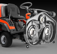 Laden Sie das Bild in den Galerie-Viewer, Husqvarna Profi Allrad-Frontmäher RC 320Ts AWD - Grundgerät ohne Mähdeck