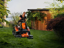 Laden Sie das Bild in den Galerie-Viewer, Husqvarna Akku-Frontmäher R 200iX AWD - Grundgerät ohne Mähdeck