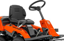 Laden Sie das Bild in den Galerie-Viewer, Husqvarna Profi-Frontmäher R 214C mit Mähdeck Combi 94