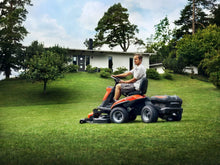 Laden Sie das Bild in den Galerie-Viewer, Husqvarna Akku-Frontmäher R 200iX AWD Dualbatterie - Grundgerät ohne Mähwerk