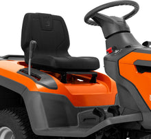 Laden Sie das Bild in den Galerie-Viewer, Husqvarna Rasentraktor TC 114