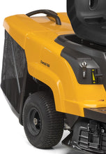 Laden Sie das Bild in den Galerie-Viewer, Stiga Aufsitzmäher Combi 166 mit Mulchkit und Deflektor