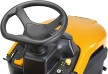 Laden Sie das Bild in den Galerie-Viewer, Stiga Rasentraktor Estate 598 W Special HONDA mit Mulchstopfen, Anhängerkupplung und Ladegerät